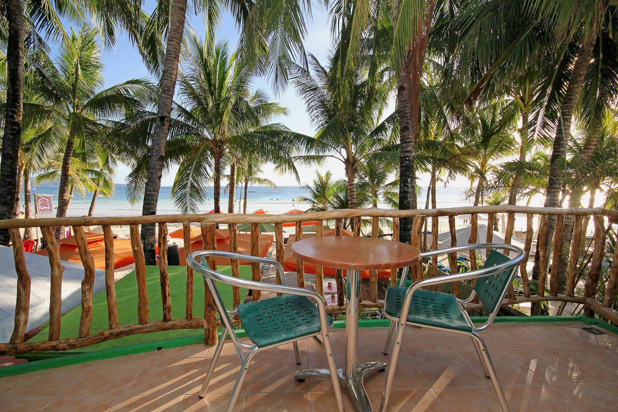 Bluewaves Beach House Balabag  Exterior photo